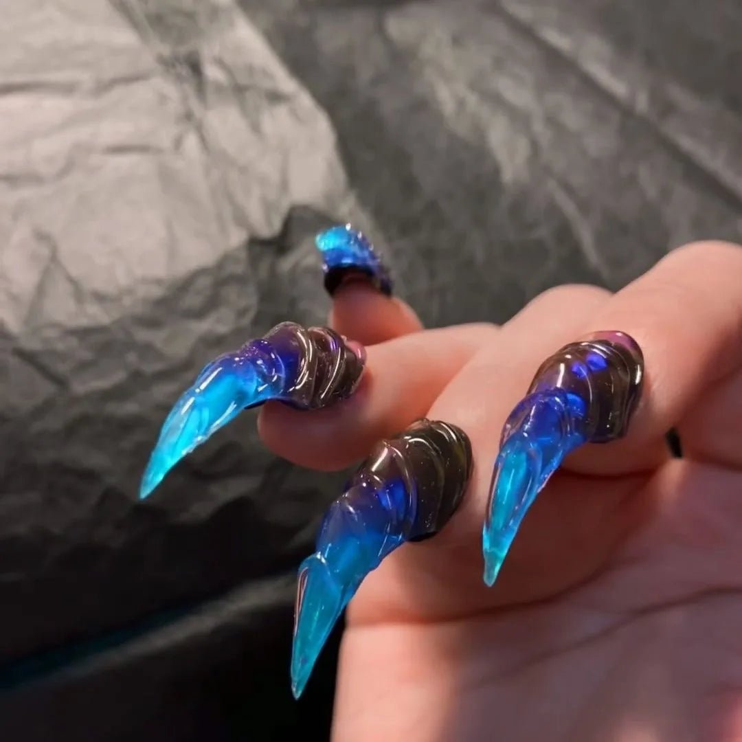 Frozen Venom 🩵 Sculpted Ice Claws
