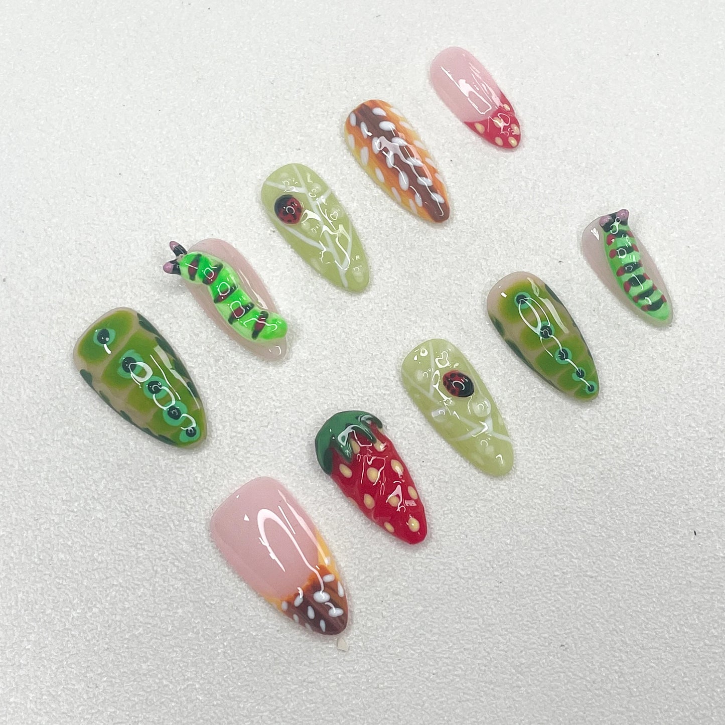 🕷️ Creeping Garden Daydreams 🍓🐛